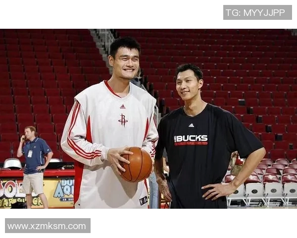 足球明星观看姚明球衣视频感受篮球魅力与友谊的跨界碰撞